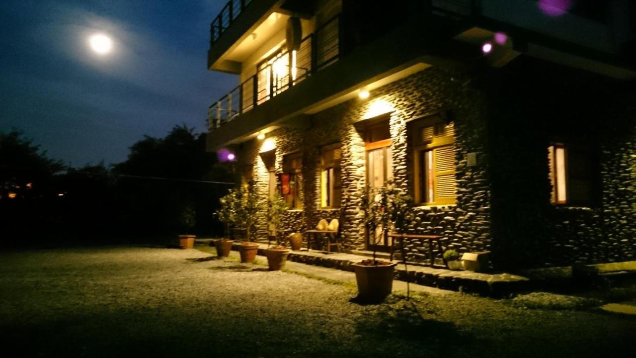 Stone House Homestay Yilan Екстер'єр фото